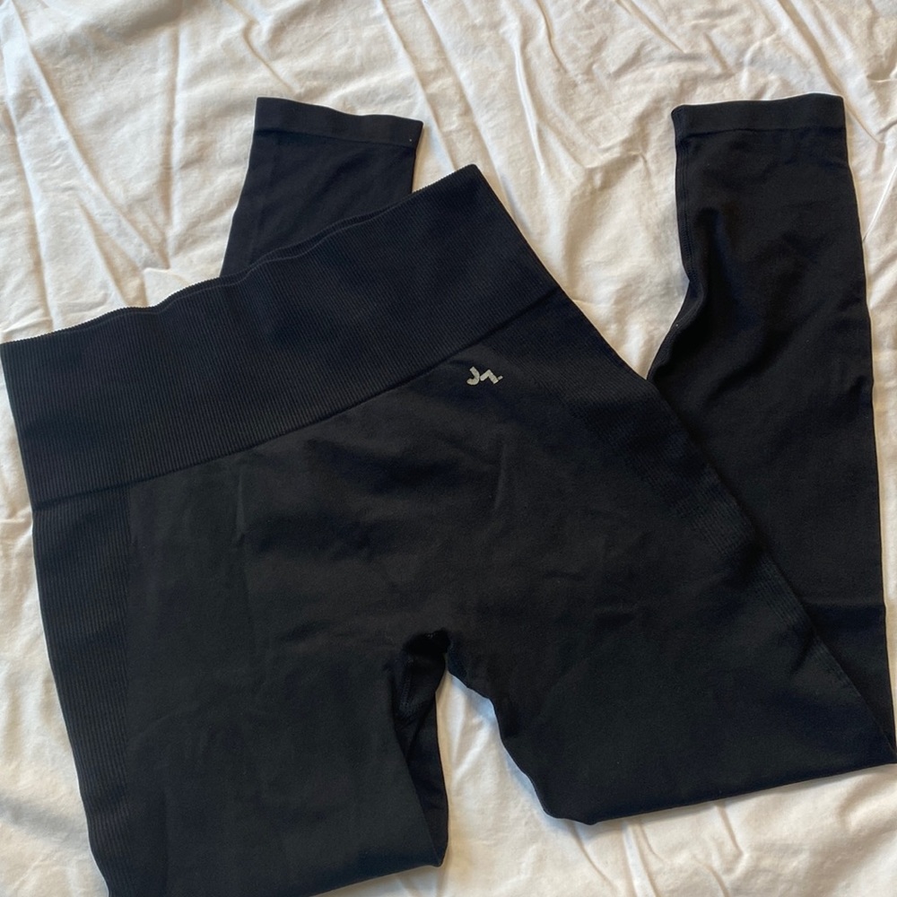 Athletic leggings